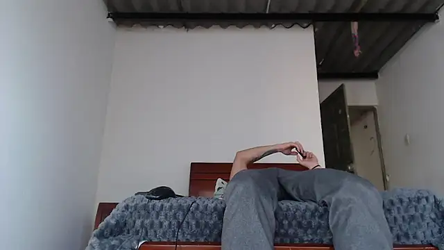 arthurphoenix  online show from 11/10/25, 07:57