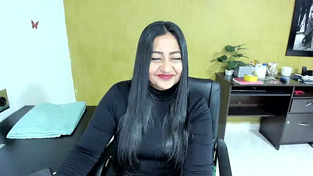 Snapshot of Adele_Sweett chatting on 02/04/25, 10:32 Adele Sweett online show from 02/04/25, 10:32