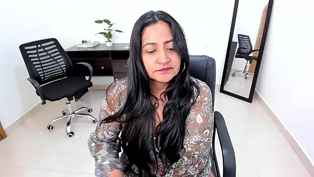 Snapshot of Adele_Sweett chatting on 02/10/25, 05:19 Adele Sweett online show from 02/10/25, 05:19