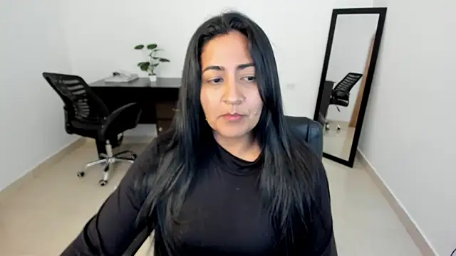 Snapshot of Adele_Sweett chatting on 02/11/25, 08:42 Adele Sweett online show from 02/11/25, 08:42