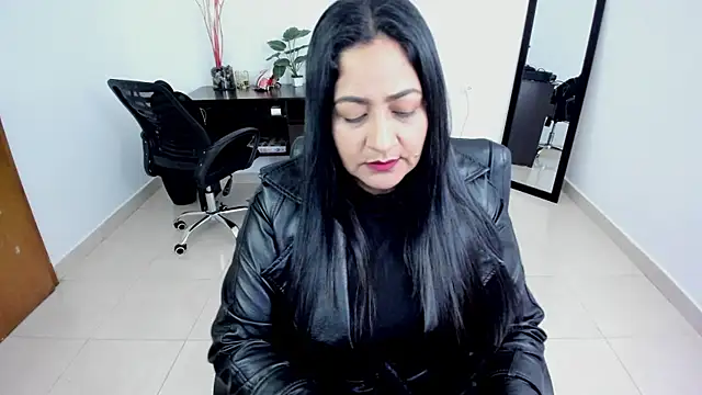 Snapshot of Adele_Sweett chatting on 03/15/25, 11:51 Adele Sweett online show from 03/15/25, 11:51