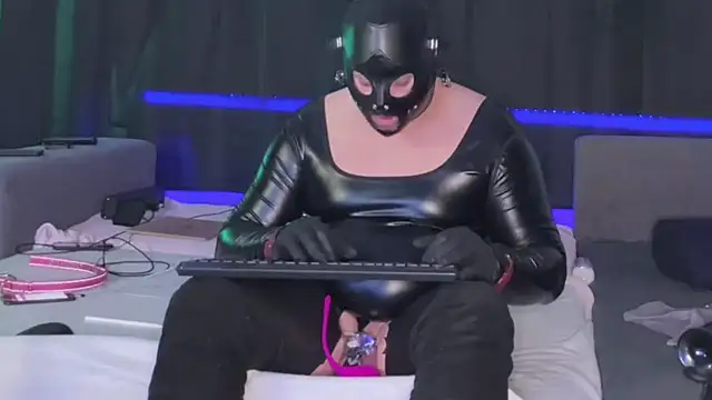 Snapshot of Nebenangeil chatting on 01/13/25, 03:01 Nebenangeil online show from 01/13/25, 03:01