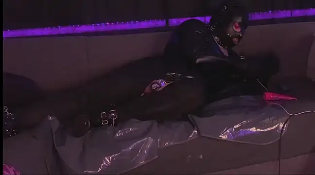 Snapshot of Nebenangeil chatting on 03/23/25, 04:16 Nebenangeil online show from 03/23/25, 04:16