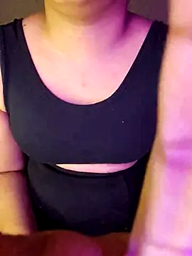 Olivia3 online show from 10/21/25, 08:20