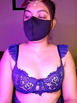 Olivia3 online show from 10/30/25, 09:04