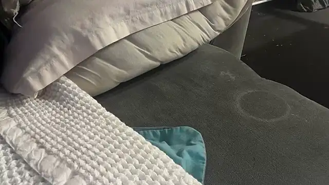 Snapshot of houy111111 chatting on 10/25/25, 06:02 houy111111 online show from 10/25/25, 06:02