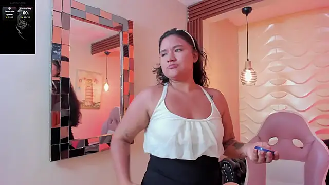 natasha adams22 online show from 10/18/25, 12:57