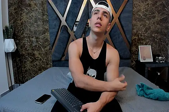 Flynn Riider online show from 01/08/25, 02:25