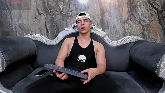 Flynn Riider online show from 01/08/25, 05:37