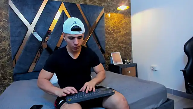 Flynn Riider online show from 01/12/25, 06:16