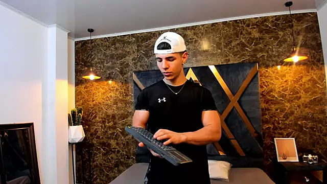 Flynn Riider online show from 01/18/25, 11:43