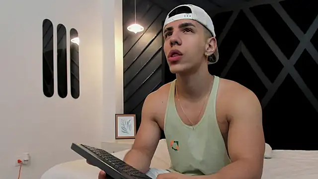 Flynn Riider online show from 02/07/25, 11:34