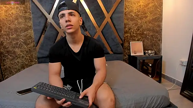 Flynn Riider online show from 02/12/25, 11:29