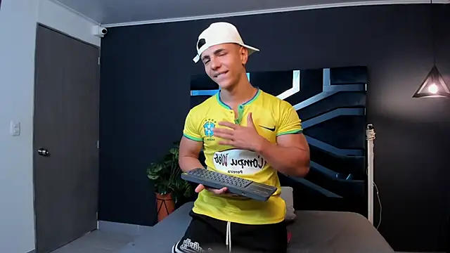 Flynn Riider online show from 03/11/25, 02:40