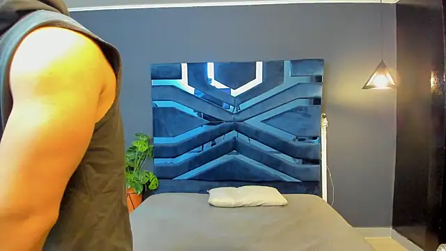 Flynn Riider online show from 03/12/25, 11:42