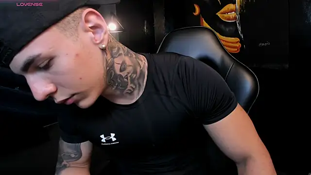 Flynn Riider online show from 11/05/25, 05:13