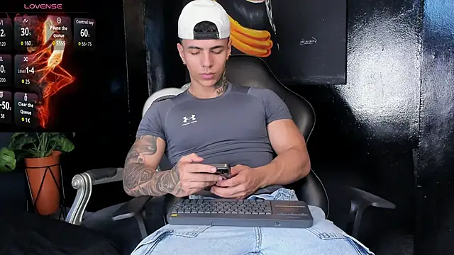 Flynn Riider online show from 11/13/25, 05:23