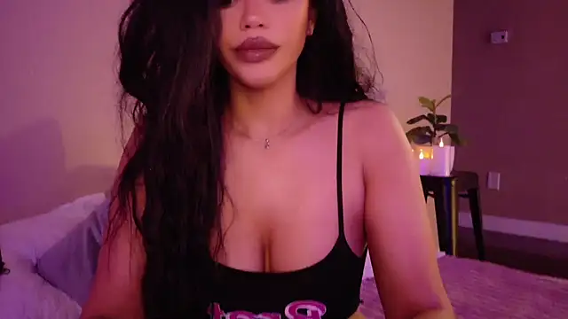 Snapshot of MayaIndica chatting on 03/08/25, 09:28 MayaIndica online show from 03/08/25, 09:28