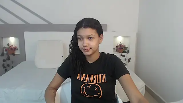 Snapshot of SelenaFox6 chatting on 02/19/25, 11:28 SelenaFox6 online show from 02/19/25, 11:28