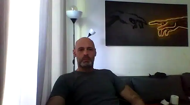 Snapshot of Avamereandmikel chatting on 12/26/24, 11:21 Avamereandmikel online show from 12/26/24, 11:21