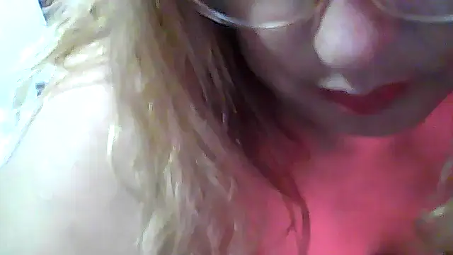 Snapshot of Katy3 chatting on 10/18/25, 11:44 Katy3 online show from 10/18/25, 11:44