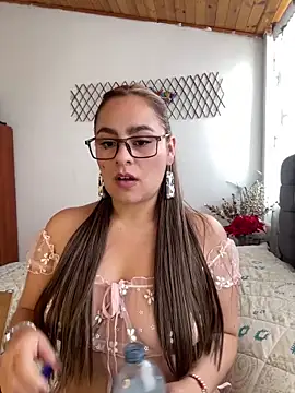 Snapshot of Gabriela-Parker_ chatting on 02/13/25, 03:24 Gabriela-Parker online show from 02/13/25, 03:24