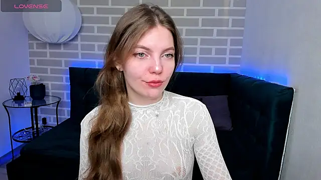 marie reyes  online show from 10/11/25, 01:38