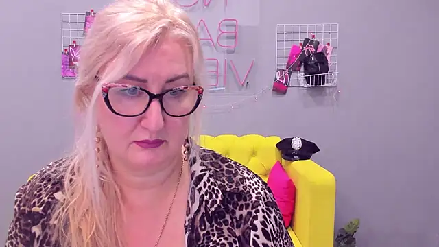 Snapshot of ChristyBrooks chatting on 01/05/25, 01:36 ChristyBrooks online show from 01/05/25, 01:36