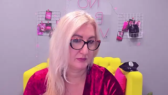 Snapshot of ChristyBrooks chatting on 01/09/25, 03:55 ChristyBrooks online show from 01/09/25, 03:55