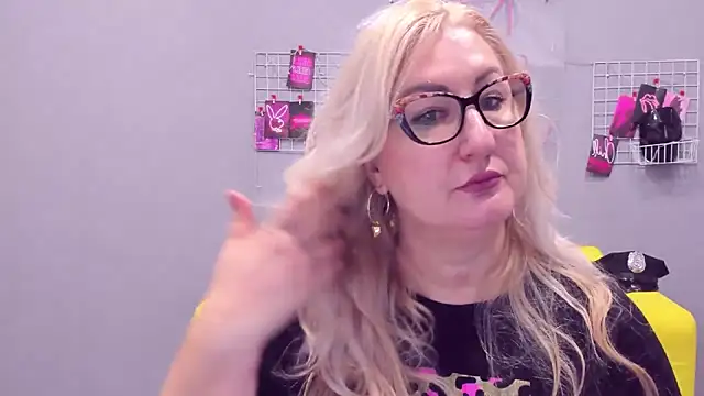 Snapshot of ChristyBrooks chatting on 01/15/25, 12:15 ChristyBrooks online show from 01/15/25, 12:15