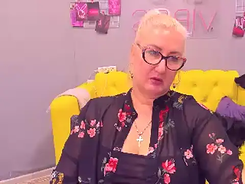 Snapshot of ChristyBrooks chatting on 01/18/25, 12:15 ChristyBrooks online show from 01/18/25, 12:15