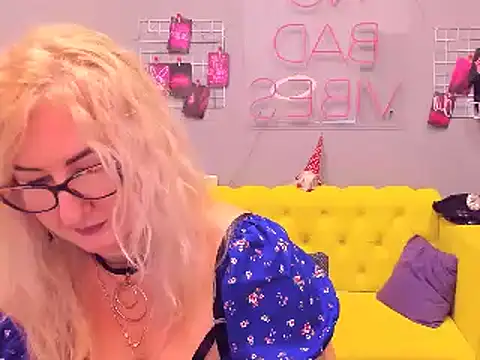 Snapshot of ChristyBrooks chatting on 01/20/25, 06:21 ChristyBrooks online show from 01/20/25, 06:21