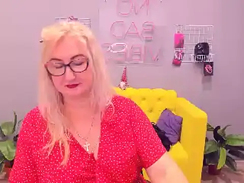 Snapshot of ChristyBrooks chatting on 01/21/25, 03:10 ChristyBrooks online show from 01/21/25, 03:10