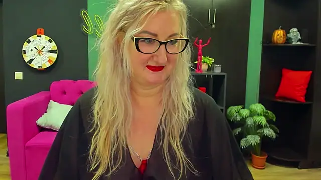 Snapshot of ChristyBrooks chatting on 03/19/25, 06:44 ChristyBrooks online show from 03/19/25, 06:44
