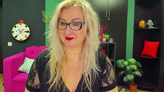 Snapshot of ChristyBrooks chatting on 03/21/25, 01:12 ChristyBrooks online show from 03/21/25, 01:12