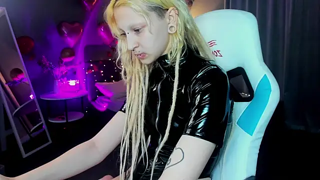 Lexy-Woorhez online show from 02/28/25, 04:42