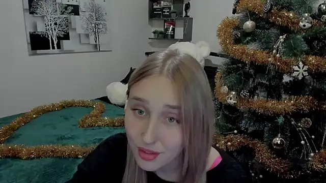 Snapshot of LinaTruly chatting on 12/16/24, 07:21 LinaTruly online show from 12/16/24, 07:21