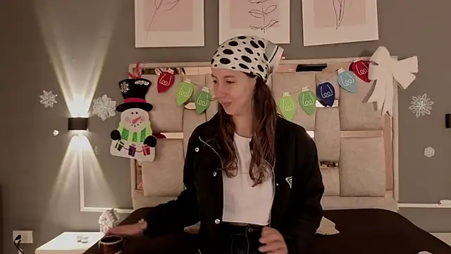 jolie lov online show from 11/22/25, 01:10