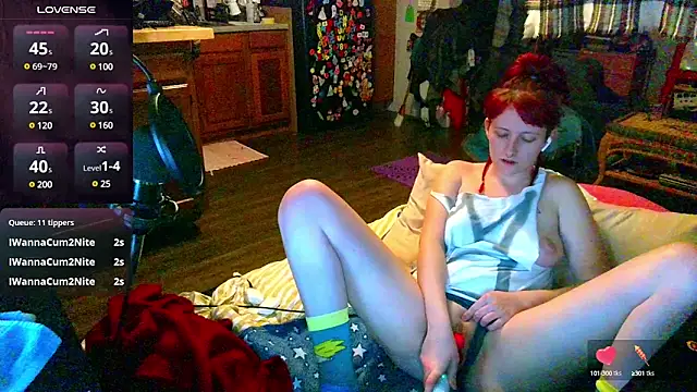 Snapshot of _hellostormy_ chatting on 02/21/25, 04:40 hellostormy online show from 02/21/25, 04:40