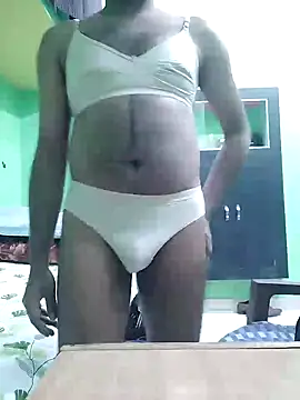 Snapshot of KUKU69XX chatting on 12/18/24, 04:49 KUKU69XX online show from 12/18/24, 04:49