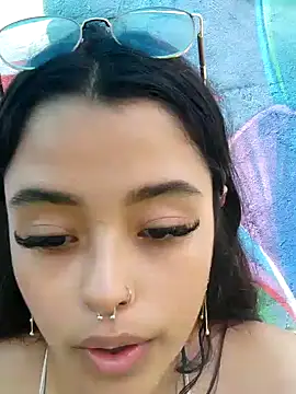 Snapshot of Ariana_Pierce chatting on 12/19/24, 04:24 Ariana Pierce online show from 12/19/24, 04:24