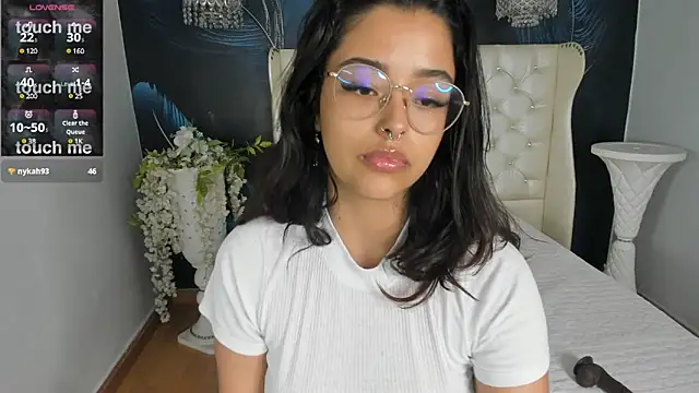 Snapshot of Ariana_Pierce chatting on 12/21/24, 10:51 Ariana Pierce online show from 12/21/24, 10:51