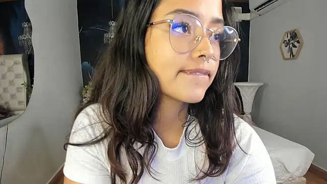 Snapshot of Ariana_Pierce chatting on 12/22/24, 01:55 Ariana Pierce online show from 12/22/24, 01:55