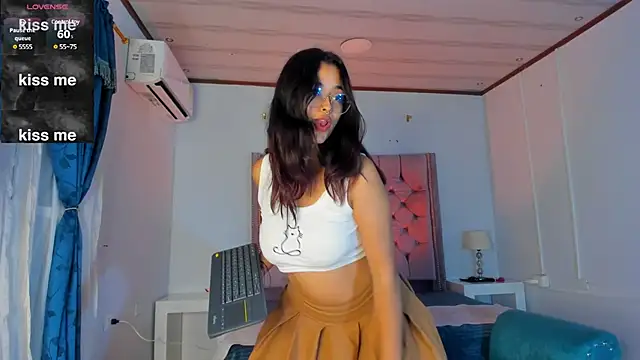 Snapshot of Ariana_Pierce chatting on 01/06/25, 04:04 Ariana Pierce online show from 01/06/25, 04:04