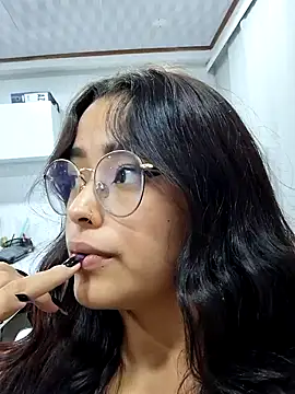Snapshot of Ariana_Pierce chatting on 02/06/25, 03:37 Ariana Pierce online show from 02/06/25, 03:37