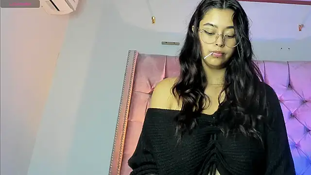 Snapshot of Ariana_Pierce chatting on 02/16/25, 01:25 Ariana Pierce online show from 02/16/25, 01:25