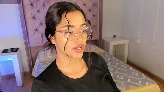 Snapshot of Ariana_Pierce chatting on 02/28/25, 05:04 Ariana Pierce online show from 02/28/25, 05:04