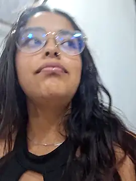 Snapshot of Ariana_Pierce chatting on 03/18/25, 07:41 Ariana Pierce online show from 03/18/25, 07:41