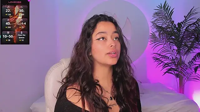 Ariana Pierce online show from 11/09/25, 12:36