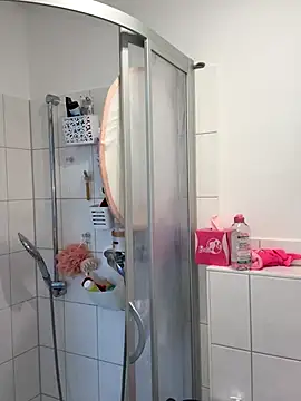 Engel mia online show from 10/15/25, 11:54